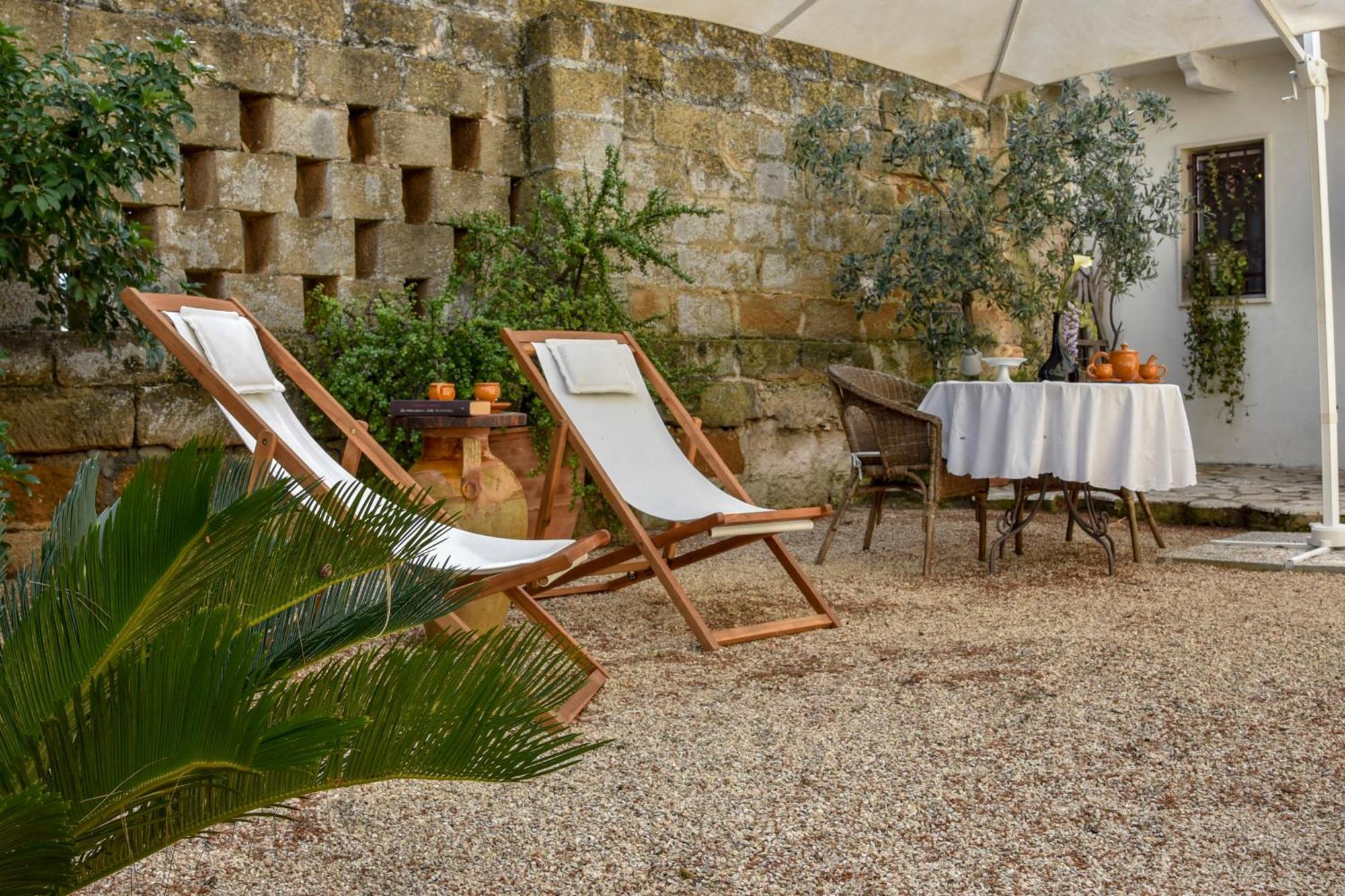 Antica Casina B&B Di Charme Pulsano Exterior foto